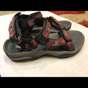 Women’s Teva Sandals Sz 8